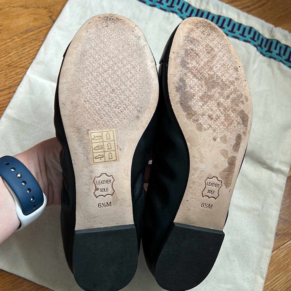 Tory Burch Cap Toe Black Ballet Flats Leather Excellent Condition Size 6.5 - Picture 7 of 13